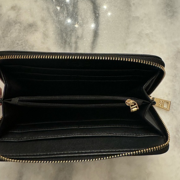 BCBG Paris black studded wallet zip closure - Picture 6 of 9